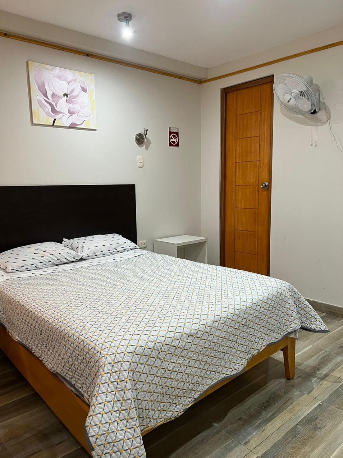 Paris Senlis Hostel Plus Chimbote Dış mekan fotoğraf